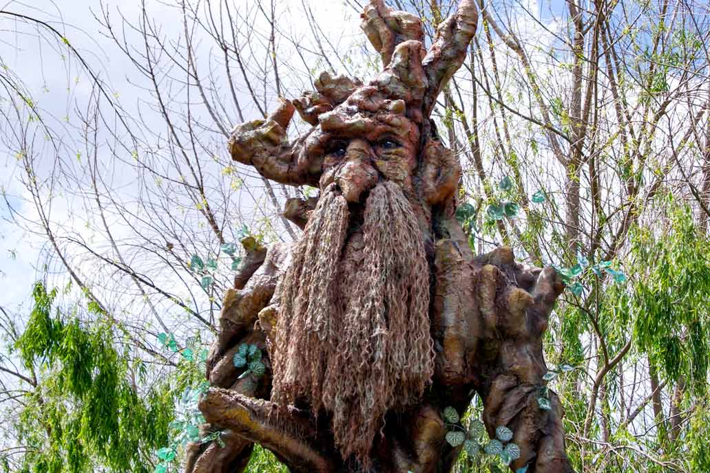 Escultura ficticia de un Ent - Humedal de Huasao