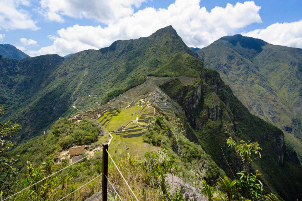 Vista de la ciudadela Inca desde Huchuy Picchu