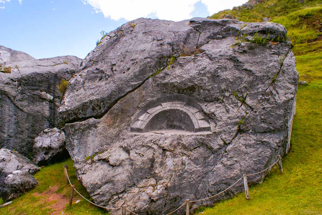 Carved stone - Quillarumiyoc