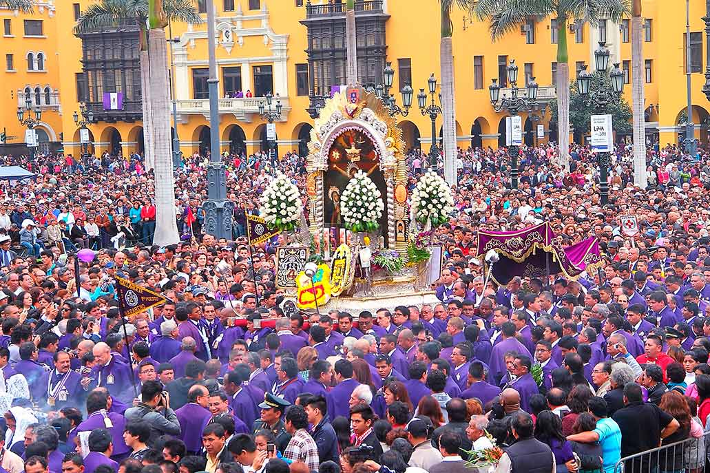 Señor de los Milagros procesión