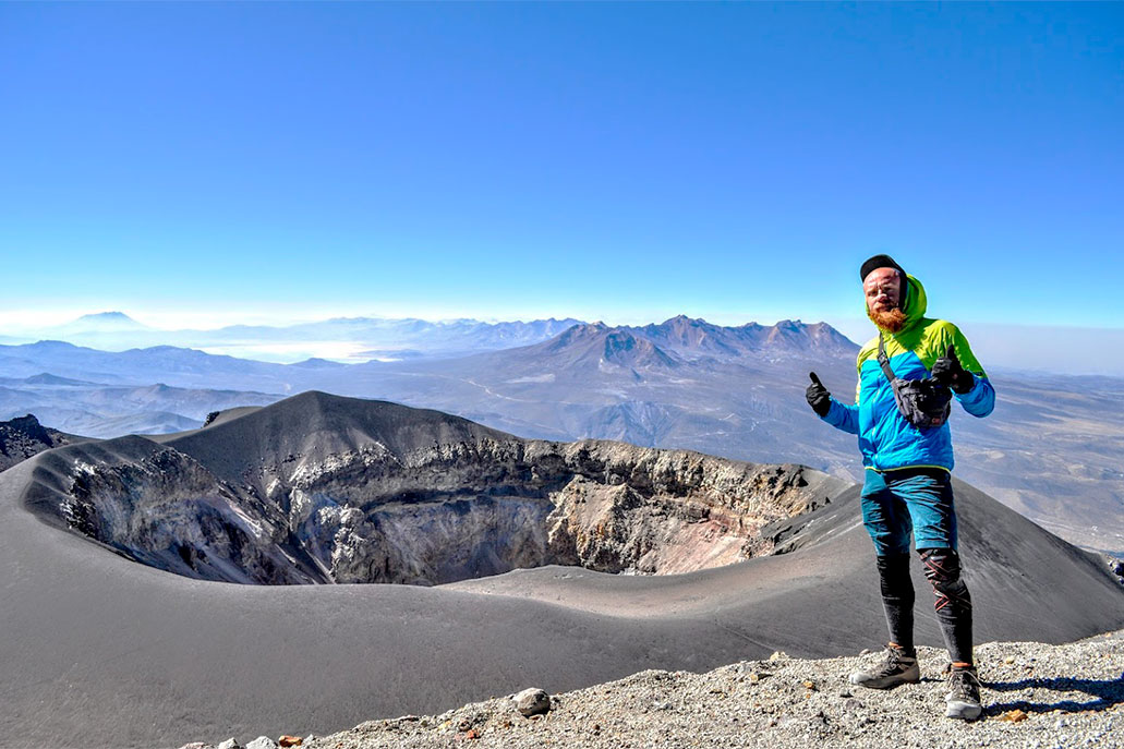 Crater volcan Misti